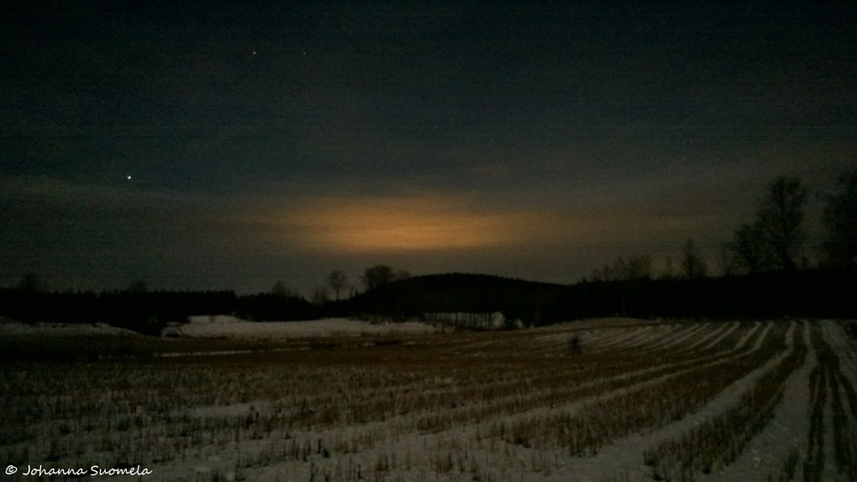 Uusivuosi peltomaisema yo