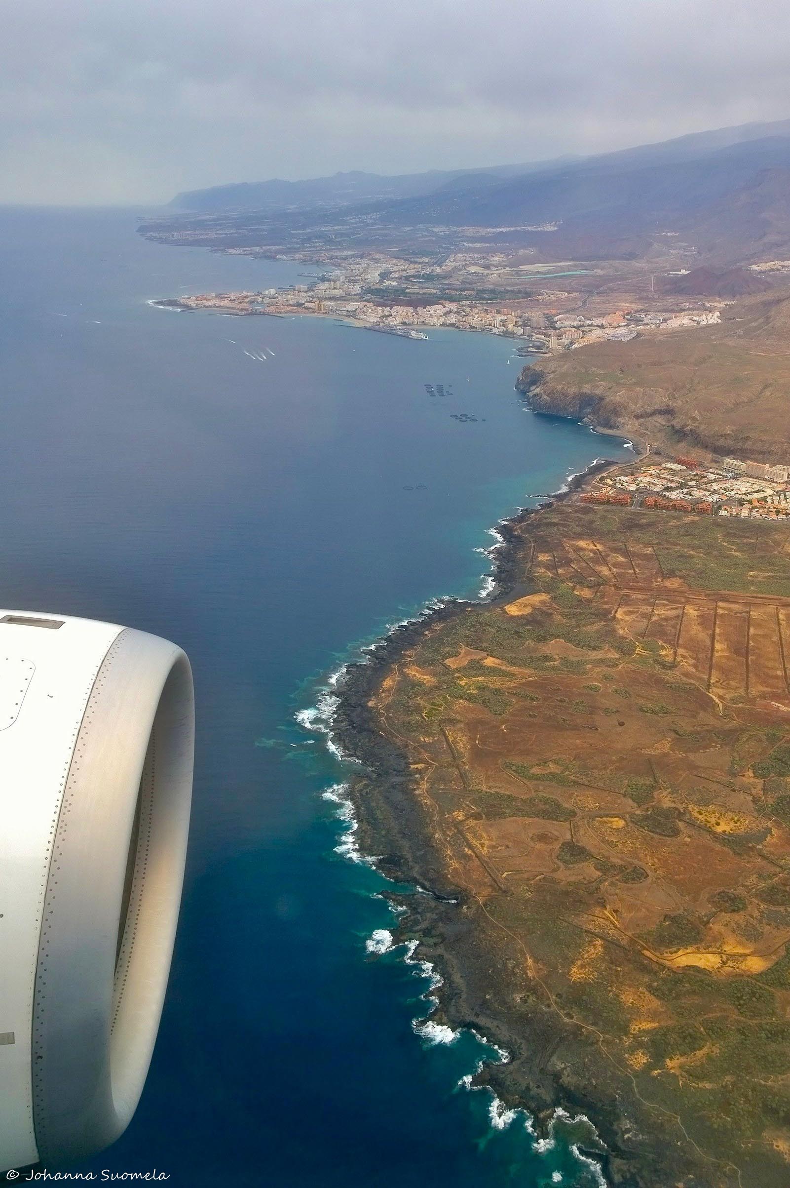 Lentokoneen moottorin etuosa vähän ennen laskeutumista Teneriffalle