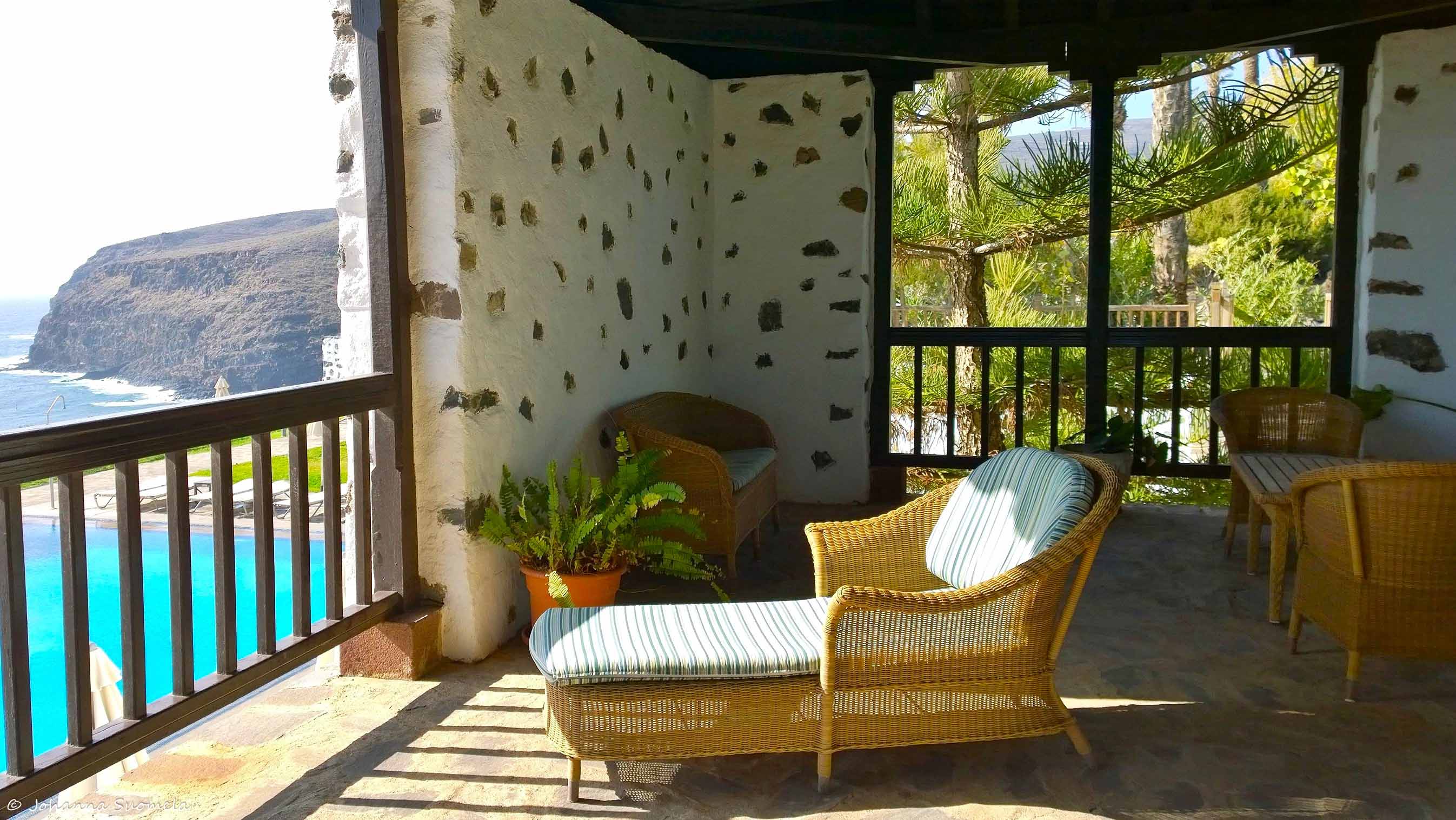 La Gomeran Parador-hotellin katetun aurinkoterassin korituoli