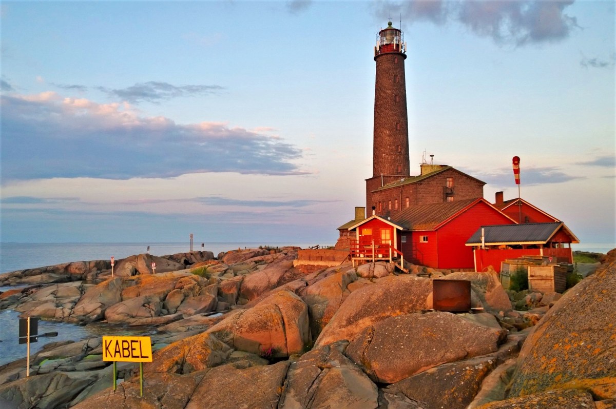 Bengtskar ilta-auringossa