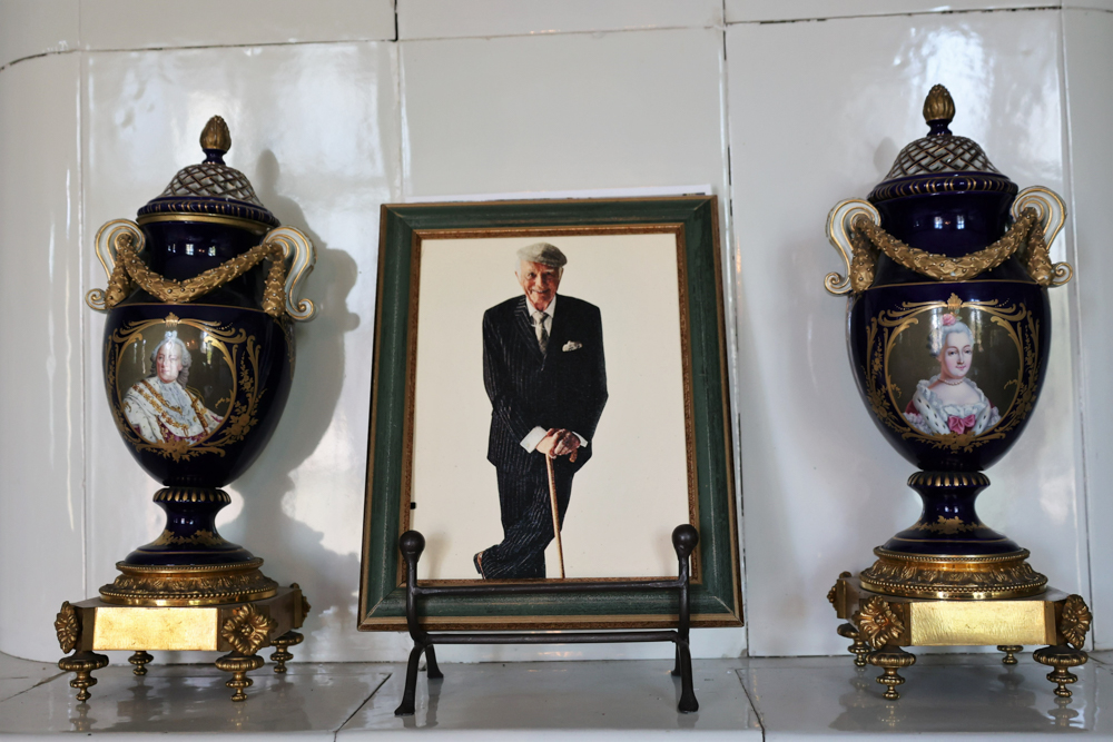 Mustion Linna Magnus Linder