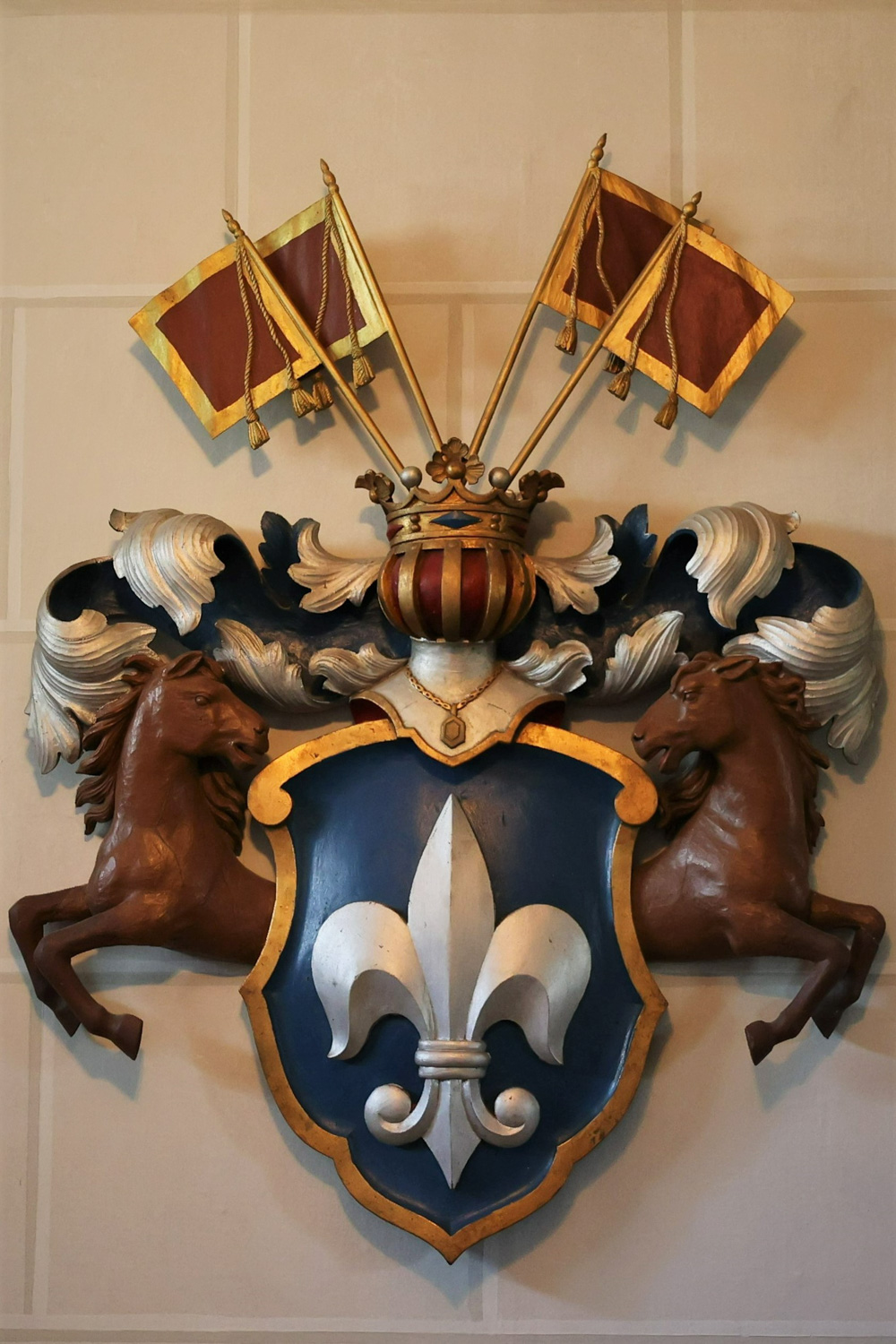 Mustion Linnan Linderin vaakuna