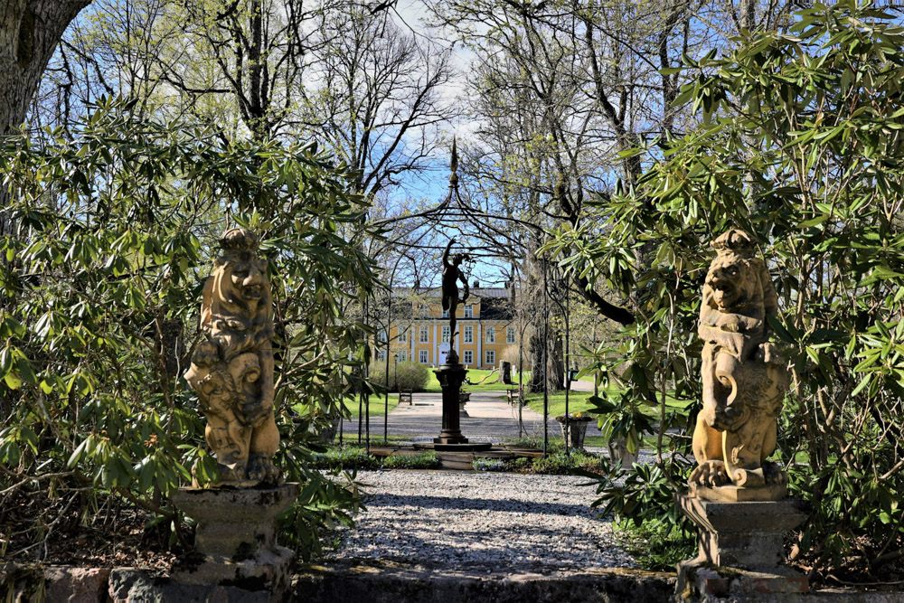 Mustion linnan puisto