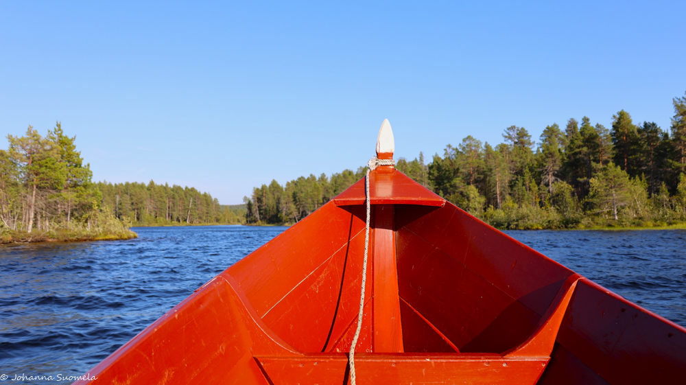 Ahkun Tuvan Nuoli matkaa Lemmenjoella.