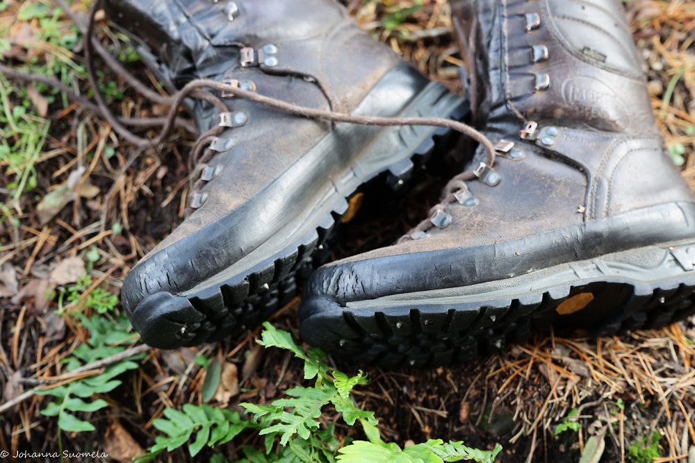 Vaelluskengät ennen uudelleenpohjausta.