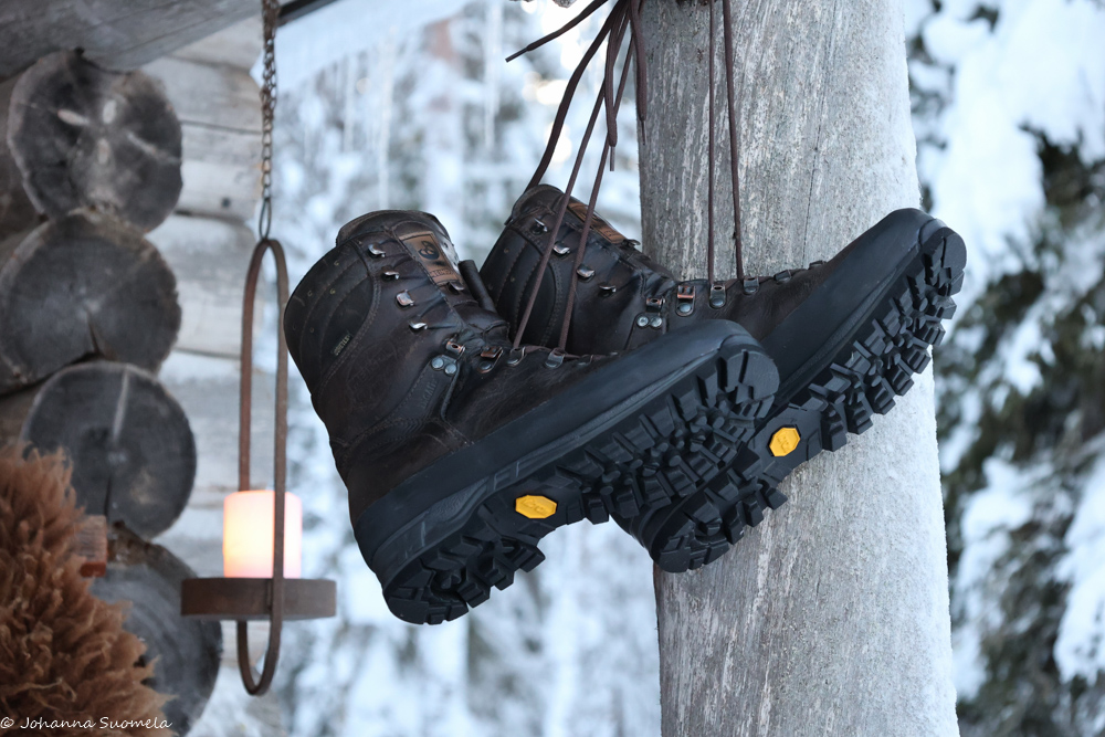 Vaelluskengät uudelleenpohjattuina.