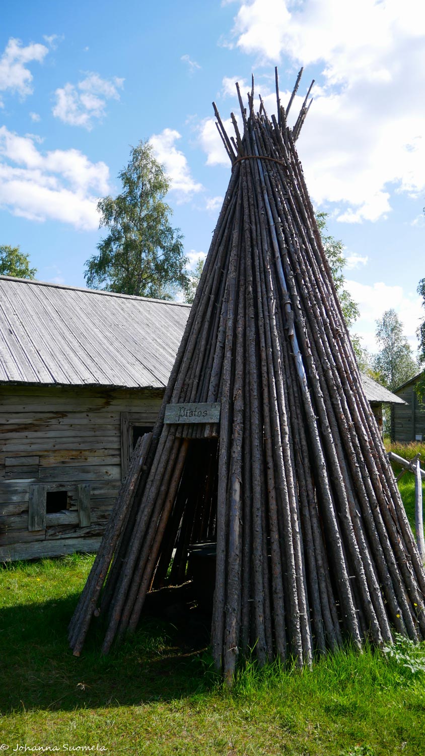 Kuusamon kotiseutumuseo Navetta