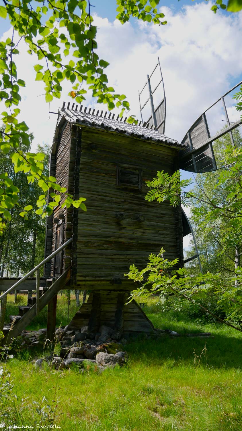 Kuusamon kotiseutumuseo tuulimylly